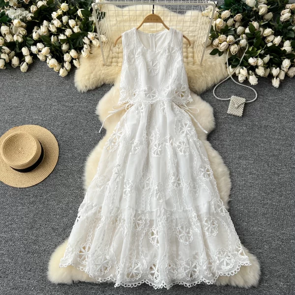 LE2449 Elegant Long Dress Women Hollow Lace Embroidery Sleeveless Vest Dress Banquet Herben Socialite Dinner Party Long Dress